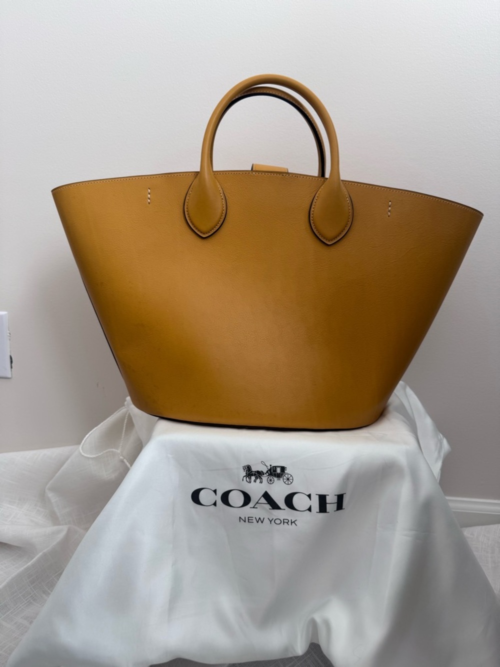 Coach Pebbled Leather Tote in Mustard Gold with two detachable shoulder straps - Picture 13 of 16